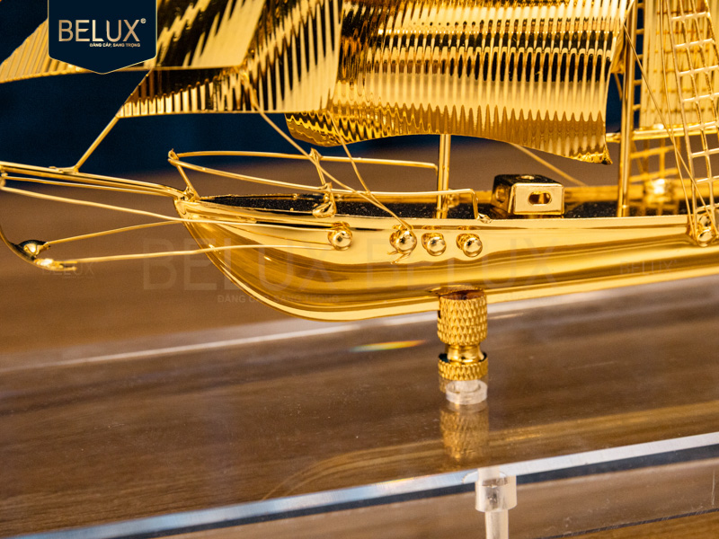 Đế bút thuận buồm xuôi gió mạ vàng 24k 34x10x20cm